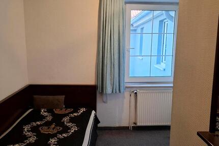 Einzelzimmer mit eigene Bad - 270,00&nbsp;EUR Kaltmiete, ca.&nbsp; 12,00&nbsp;m&sup2; in Nordhausen (PLZ: 99734)