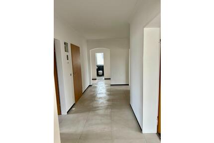 Wohnung mieten - 875,00&nbsp;EUR Kaltmiete, ca.&nbsp; 104,00&nbsp;m&sup2; in Warstein (PLZ: 59581)