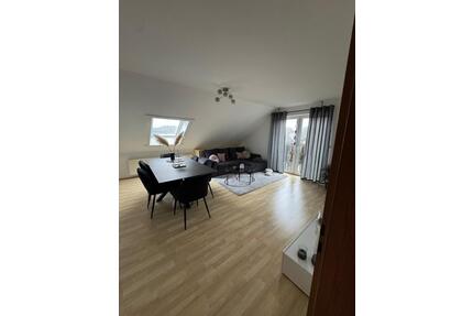 Schöne DG- Wohnung ab 01.06. in Wenden- Hillmicke zu vermieten.