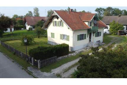 Großzügiges Baugrundstück mit Altbestand in Fahrenzhausen-Unterbruck