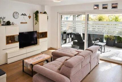 Neuwertige 4,5 Zimmer-Wohnung, Garten, Balkon, TG & Barrierefrei - Backnang