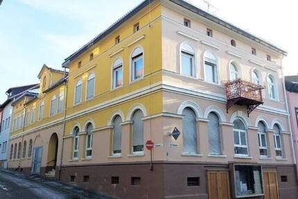 Kaufpreisreduzierung !!! Besondere Immobilie mit viel Wohnraum und außerordentlichem Potential ! - Tann