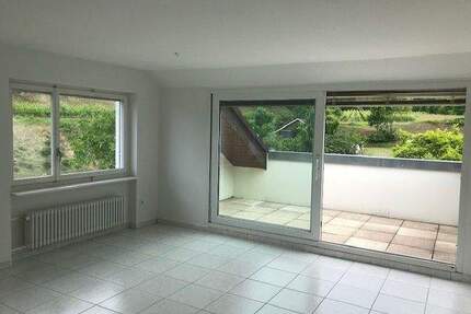 Gemütliche 2-Zimmer-SINGLE-Dachgeschoss-Wohnung mit Loggia - Endingen Kiechlinsbergen