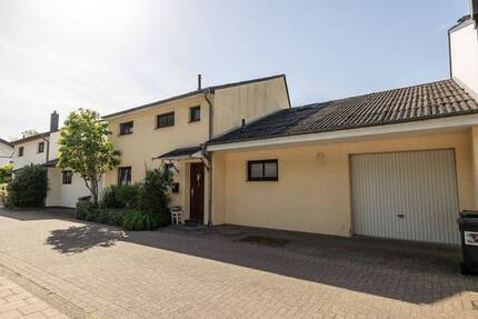 *** NORDWOLLE - 127 m² - 5 ZIMMER - 2 BÄDER - GARTEN und GARAGE - BALKON mit CHARME *** - Delmenhorst Schafkoven/Donneresch