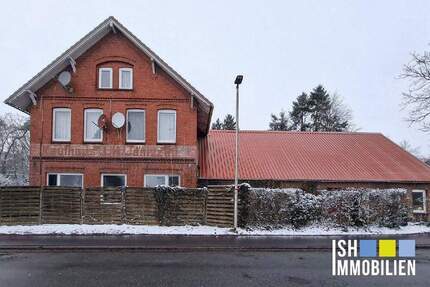 Hechthausen-Klint: Sanierungsbedürftiges Mehrfamilienhaus mit Potential