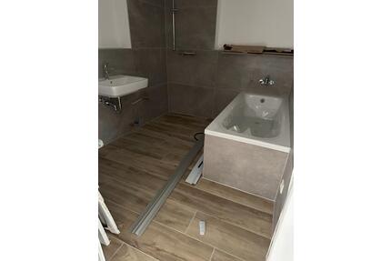 Helle 2‑Raum‑Wohnung mit Balkon und moderner Einbauküche - Jena