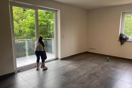 Moderne 3-Zimmer-Wohnung mit Südwest-Balkon + Garage in Mettlach