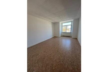 Schöne 2-Zimmerwohnung mit Balkon und Wannenbad in UNI-Nähe! - Chemnitz Bernsdorf