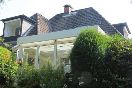 Möbliertes Haus in bevorzugter Grünlage für Wg oder Familie - Großhansdorf