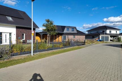 Einfamilienhaus Neubau Bungalow mit Garage - Groß Oesingen