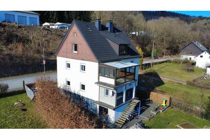 Haus zum Kaufen in Kirchhundem 244.000,00 € 228 m²