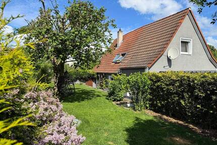 Gemütliches und energieeffizientes Einfamilienhaus mit Garten, Einbauküche und Carport - Weisendorf / Rezelsdorf