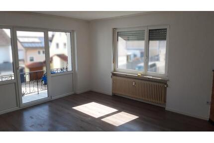 3 12 Zimmer Küche Bad Wohnung in Mainburg