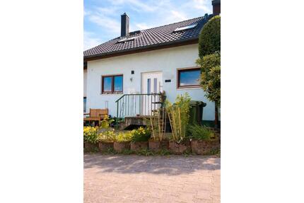 Modernisiertes Reihenmittelhaus in Öhringen-West – Top Anbindung