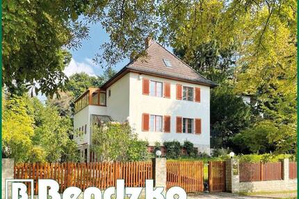 Stilvolles Einfamilienhaus auf parkähnlichem Grundstück in sehr gefragter grüner Lage - Berlin Nikolassee