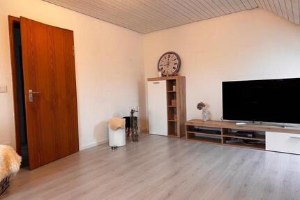 3 Zimmer-Wohnung DG mit Balkon & separatem Eingang - Tauberbischofsheim