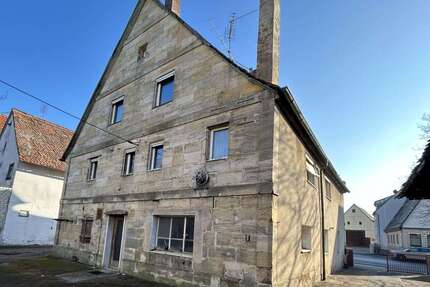 Haus zum Kaufen in Eckental 259.000,00 € 648 m²