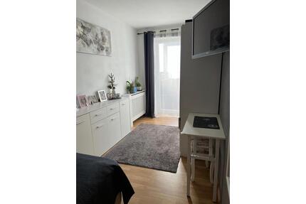 4 Zimmer Wohnung in 86169, zwei verglaste Balkone - Augsburg Firnhaberau