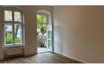 Modernisierte 2-Zimmer-Terrassenwohnung im Erstbezug mit Einbauküche & Badewanne I Unbefristet I Einzug per sofort! - Berlin Mitte