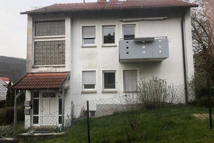 Zweifamilienhaus in Gemünden - 199.990,00&nbsp;EUR Kaufpreis, ca.&nbsp; 140,00&nbsp;m&sup2; in Gemünden am Main (PLZ: 97737)