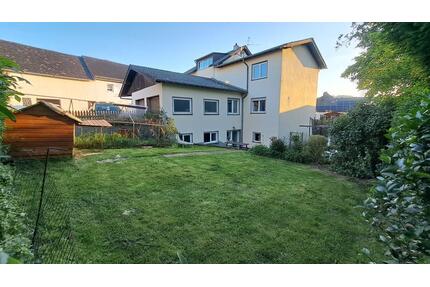 Familie Haus mit Doppel Garage und Garten in Oberbettingen - Walsdorf