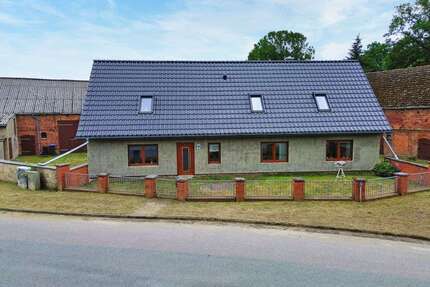 Haus zum Kaufen in TriglitzMertensdorf 265.000,00 € 180 m² - Triglitz/Mertensdorf