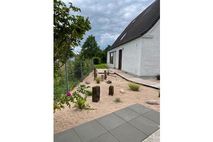 Möblierte 3 Zimmerwohnung - 1.200,00&nbsp;EUR Kaltmiete, ca.&nbsp; 85,00&nbsp;m&sup2; in Blekendorf (PLZ: 24327)