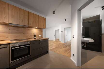 Wohnung zum Mieten in Aufhausen 900,00 € 94 m²
