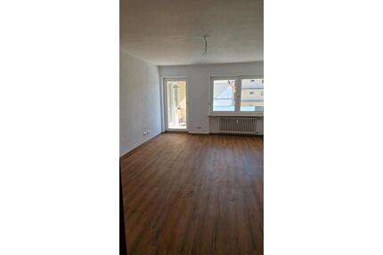 Helle 2-Zimmer-Wohnung mit Balkon in Germering