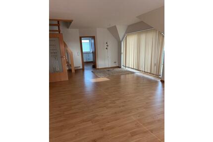 4 Zkbb in ruhiger Wohnlage - 1.300,00&nbsp;EUR Kaltmiete, ca.&nbsp; 150,00&nbsp;m&sup2; in Enger (PLZ: 32130)
