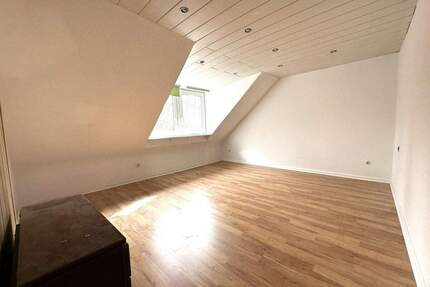 ***gemütliche 2-Zimmerwohnung DG Wohnung im Herzen von Odenkirchen sucht gepflegte Mieter*** - Mönchengladbach