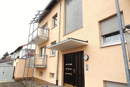 Gepflegte 3 Zimmer Dachgeschosswohnung in Weiterstadt Riedbahn