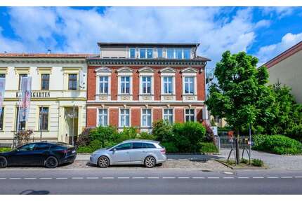 Haus zum Kaufen in Bernau bei Berlin 800.000,00 € 385 m²