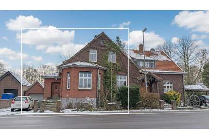 Sanierungsbedürftige Doppelhaushälfte mit großem Grundstück in Hamminkeln-Wertherbruch