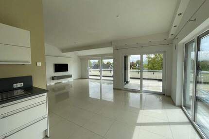 Lichtdurchflutete Dachgeschosswohnung mit Dachterrasse in zentraler Lage von Simmerath zu vermieten