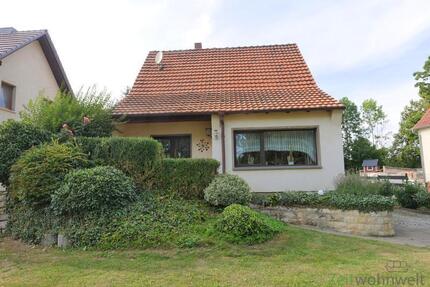 (EF1310_M) Gotha: Sundhausen, möbliertes Wohnhaus mit 2 Bädern, Grundstück und Terrasse