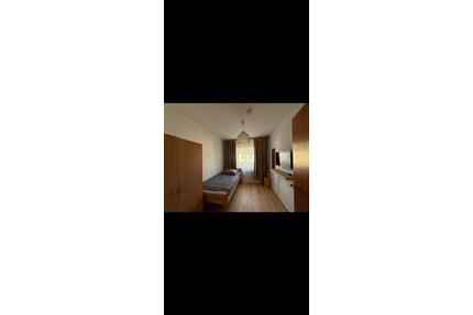 Komplettes Haus Idealny dla rzemieślników - Dietzenbach