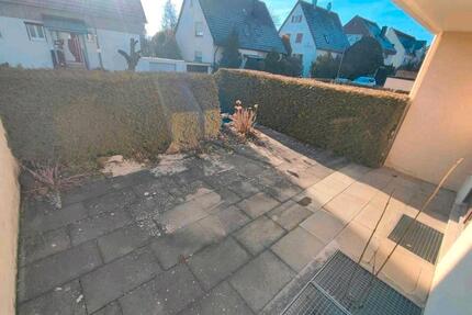 DHH mit Garage, 3 Stellplätze, Terrasse & Balkon - Leonberg