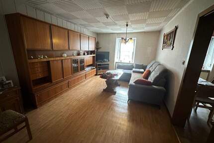 Großes Wohnhaus mit Doppelgarage - Ockfen