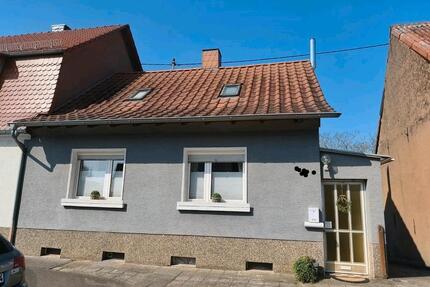 Einfamilienhaus, einseitig angebaut mit tollem Garten - Heusweiler