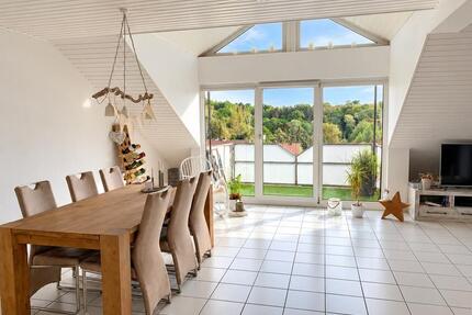 Lichtdurchflutete 3-Z-Wohnung mit Südwest-Balkon - provisionsfrei - Rüdesheim