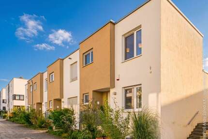 Haus zum Kaufen in Darmstadt-Edelsteinviertel 689.000,00 € 115.31 m²