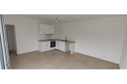 Neuwertiges 2-Zi.-Apartment mit Terrasse & Stellplatz – 750€ warm - Essenbach