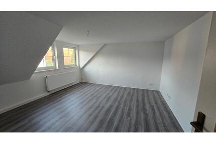 *** helle 2-Raum Dachgeschosswohnung mit Wohlfühlgarantie *** - Marienberg
