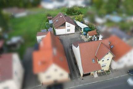 Großes Einfamilienhaus mit großem Garten mit Brandschaden - Dettingen an der Erms