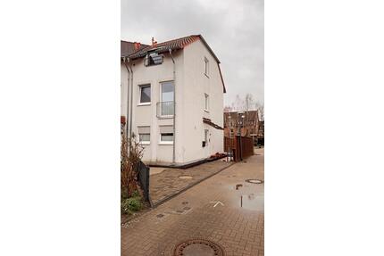 5-Zimmer Reiheneckhaus in Köln mit Garage, Stellplatz, Garten