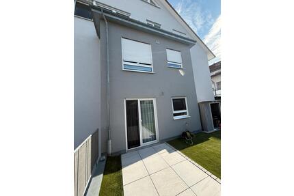 Tolle EG Wohnung mit 2 Gärten und 2 TG Plätze - Sachsenheim