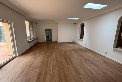 Tolles großzügiges Hinterhaus - 2.750,00&nbsp;EUR Kaltmiete, ca.&nbsp; 285,00&nbsp;m&sup2; in Düsseldorf (PLZ: 40223) Stadtbezirk 3
