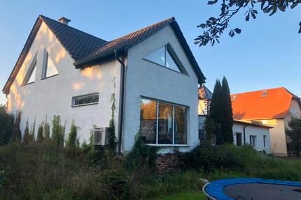 Einfamilienhaus (ca.270m²) mit 3.000m² Grundstück, provisionsfrei - Leuna