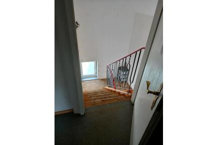 Natur, Ruhe und Raum – alles an einem Ort, Zwei Familien haus - Mengkofen